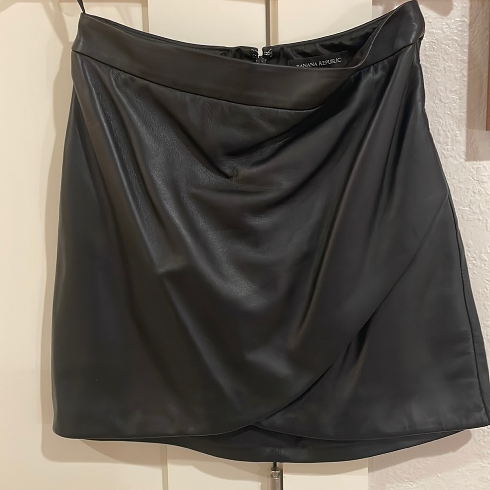 Banana republic mini leather skirt size 0